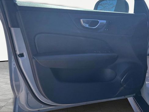 Used 2024 Volvo V60 B5 Cross Country Plus image 23