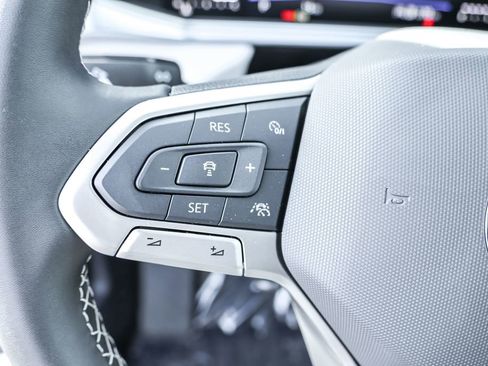 New 2025 Volkswagen Taos SE image 25