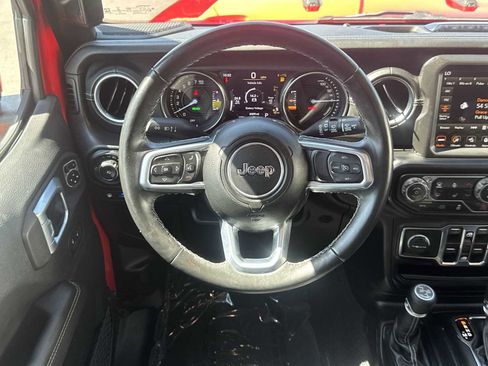 Used 2021 Jeep Wrangler Unlimited Sahara w/ Cold Weather Group AWD/4WD image 18