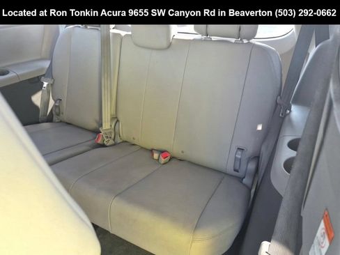 Used 2015 Toyota Sienna XLE w/ XLE Navigation Package FWD image 11