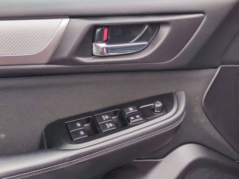 Used 2017 Subaru Outback 2.5i Premium image 23