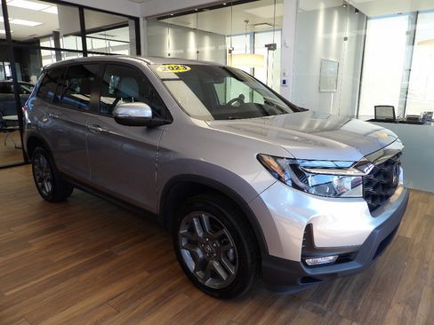 Used 2023 Honda Passport EX-L image 3