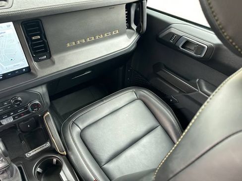 Certified 2025 Ford Bronco Badlands AWD/4WD image 21