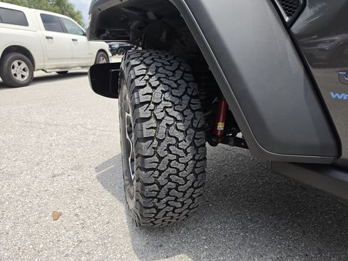 Used 2023 Jeep Wrangler Unlimited Rubicon 4xe AWD/4WD image 35