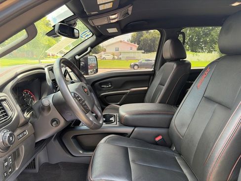 Used 2021 Nissan Titan PRO-4X w/ Pro-4x Convenience Package AWD/4WD image 22