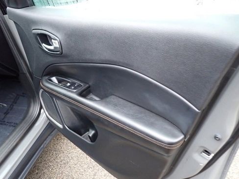 Used 2021 Jeep Compass Limited w/ Elite Exterior Group image 14