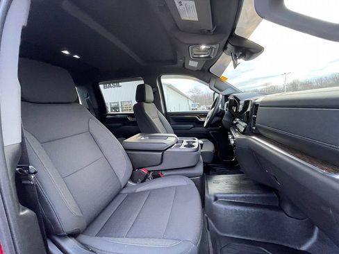 Used 2024 GMC Sierra 2500 SLE w/ SLE Value Package; image 29