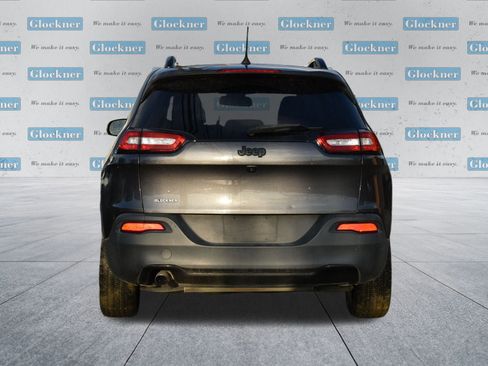 Used 2018 Jeep Cherokee Latitude w/ Altitude Package image 7