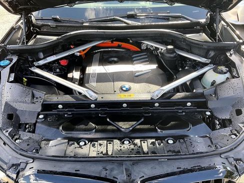 Used 2022 BMW X5 xDrive45e w/ M Sport Package AWD/4WD image 11