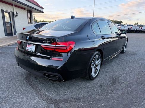 Used 2018 BMW 750i xDrive AWD/4WD image 3