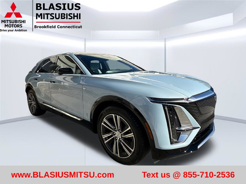 Used 2024 Cadillac Lyriq Luxury AWD/4WD image 6