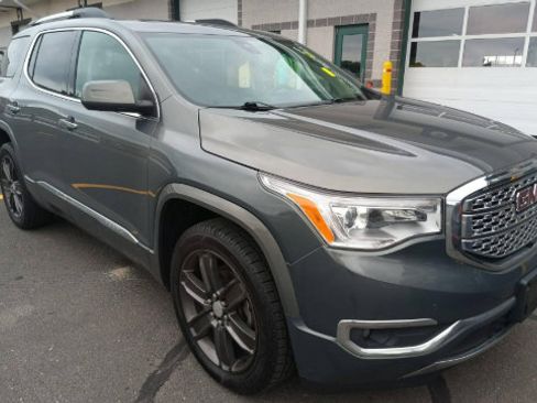 Used 2018 GMC Acadia Denali w/ Technology Package AWD/4WD image 3