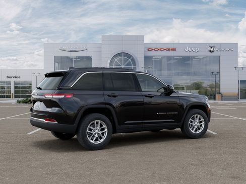 New 2026 Jeep Grand Cherokee Laredo AWD/4WD image 32