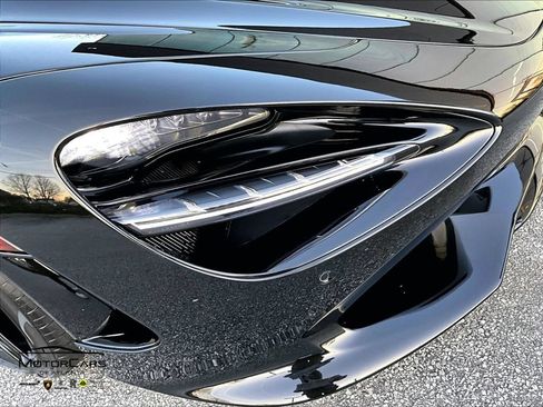 Used 2026 McLaren 750S Spider RWD image 22
