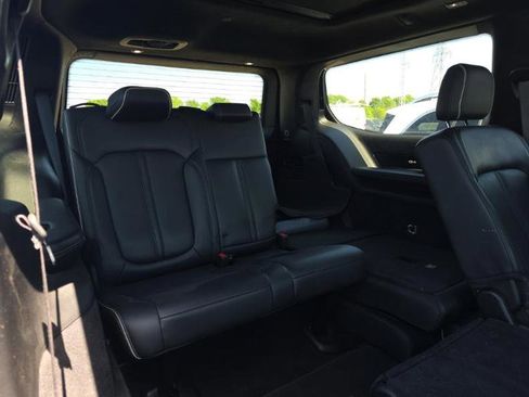 Used 2023 Jeep Grand Wagoneer Series II w/ Flexible Seating Group image 12