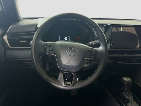 Used 2026 Toyota Camry SE FWD image 17