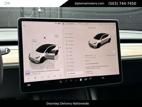 Used 2022 Tesla Model Y Performance image 29