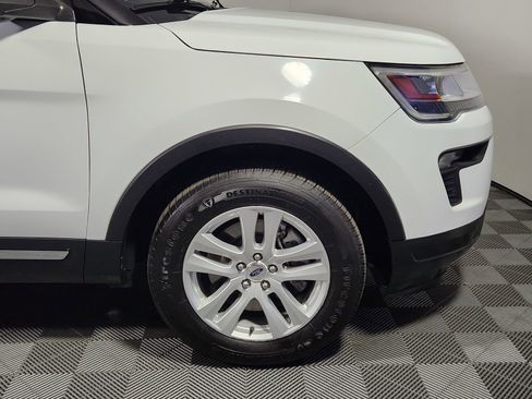 Used 2019 Ford Explorer XLT w/ Equipment Group 201A image 11