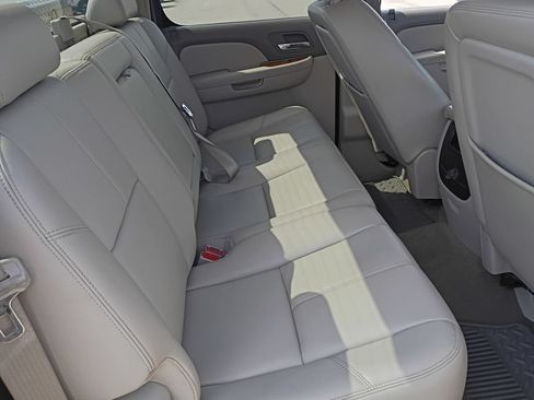 Used 2011 Chevrolet Silverado 2500 LTZ w/ LTZ Plus Package AWD/4WD image 37