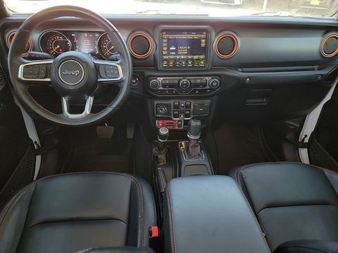 Used 2023 Jeep Gladiator Mojave AWD/4WD image 9