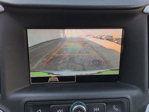 Used 2023 GMC Terrain SLE w/ Driver Convenience Package image 16