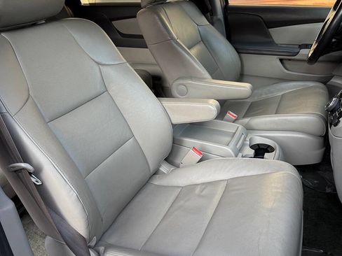 Used 2016 Honda Odyssey Touring image 14