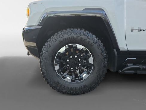 Used 2024 GMC Hummer EV 2X w/ Extreme Off-Road Package AWD/4WD image 14