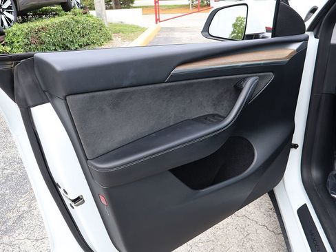 Used 2023 Tesla Model Y Performance AWD/4WD image 25