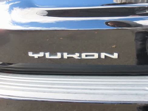 Used 2023 GMC Yukon SLT image 7