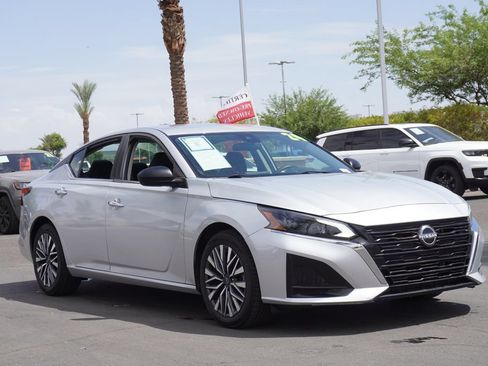 Certified 2024 Nissan Altima 2.5 SV FWD image 4