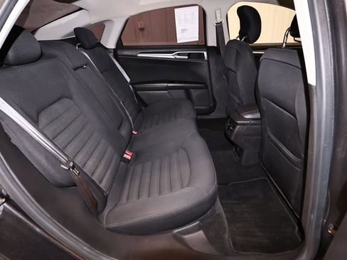 Used 2013 Ford Fusion SE FWD image 17