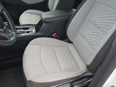 Used 2019 Chevrolet Equinox LS AWD/4WD image 11