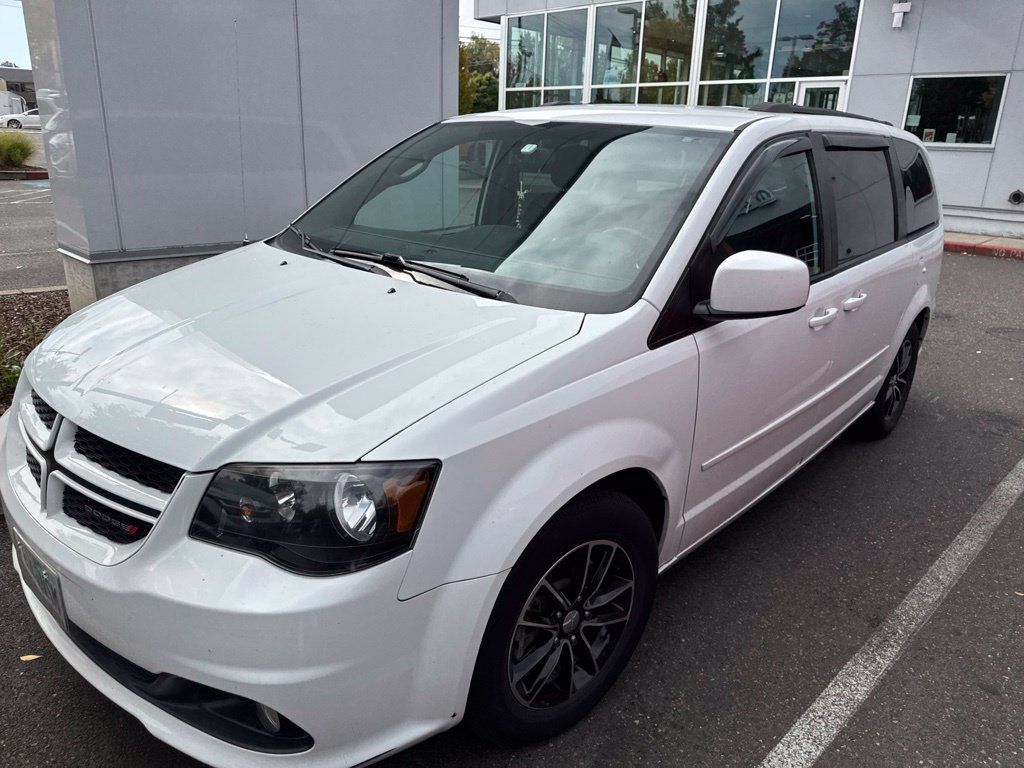 Used 2017 Dodge Grand Caravan GT FWD image 2