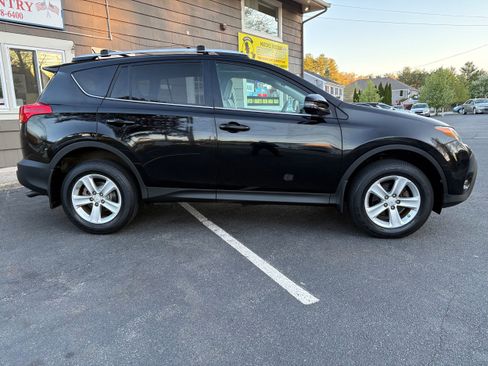 Used 2013 Toyota RAV4 XLE AWD/4WD image 4