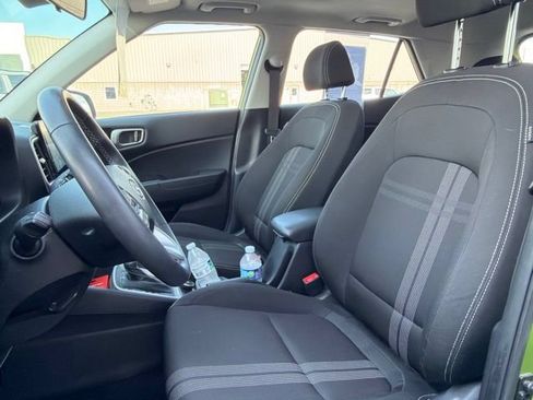 Used 2024 Hyundai Venue SEL FWD image 13