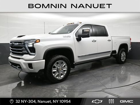 Used 2025 Chevrolet Silverado 2500 High Country w/ High Country Premium Package AWD/4WD image 1