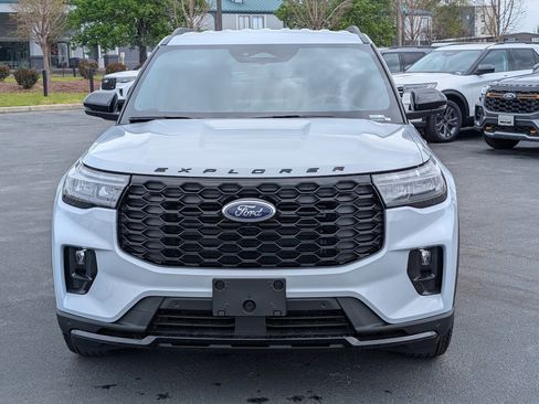 New 2026 Ford Explorer ST-Line image 3