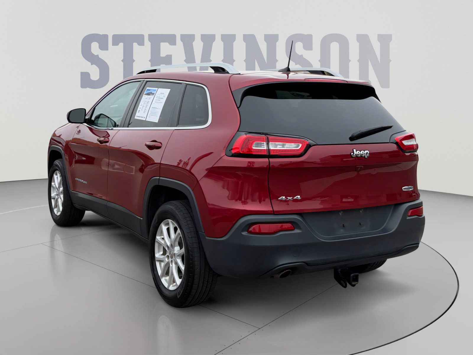 Used 2017 Jeep Cherokee Latitude w/ Cold Weather Group AWD/4WD image 3