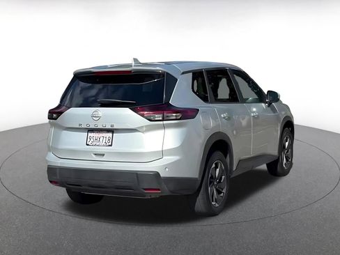 Used 2025 Nissan Rogue SV image 15