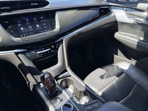 Used 2023 Cadillac XT6 Sport w/ Technology Package AWD/4WD image 35