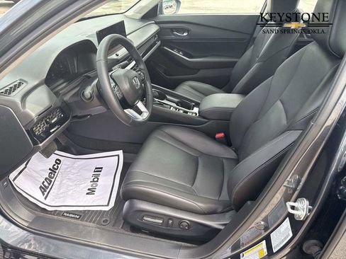 Used 2024 Honda Accord Touring image 9