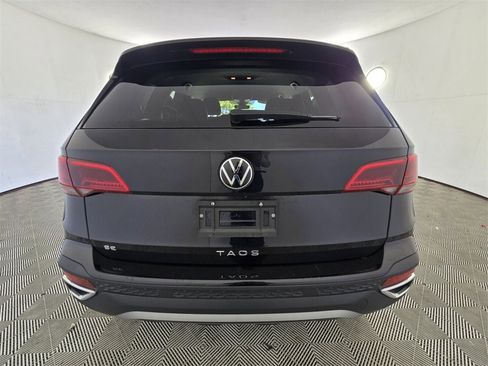 Used 2024 Volkswagen Taos SE image 10