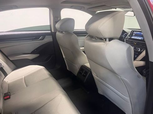 Used 2018 Honda Accord EX image 14