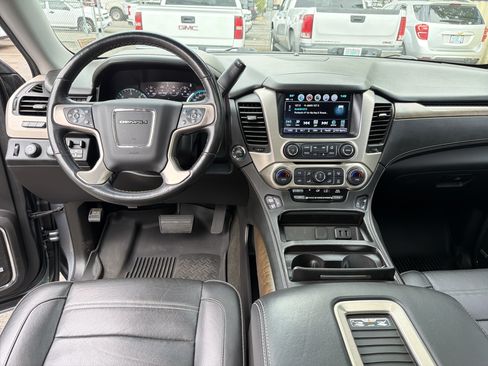 Used 2018 GMC Yukon Denali w/ Denali Ultimate Package AWD/4WD image 11