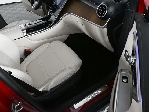 Certified 2024 Mercedes-Benz GLC 300 4MATIC image 22