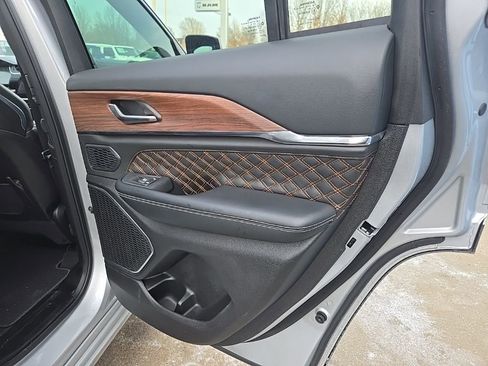 Used 2025 Jeep Grand Cherokee Summit AWD/4WD image 83
