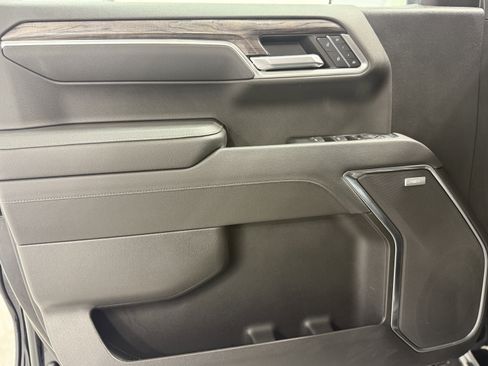 Certified 2022 Chevrolet Silverado 1500 LTZ w/ Technology Package image 12