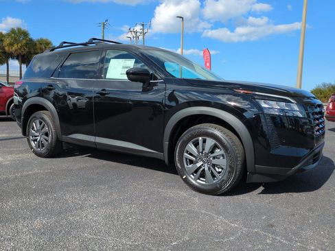 New 2026 Nissan Pathfinder SV image 2