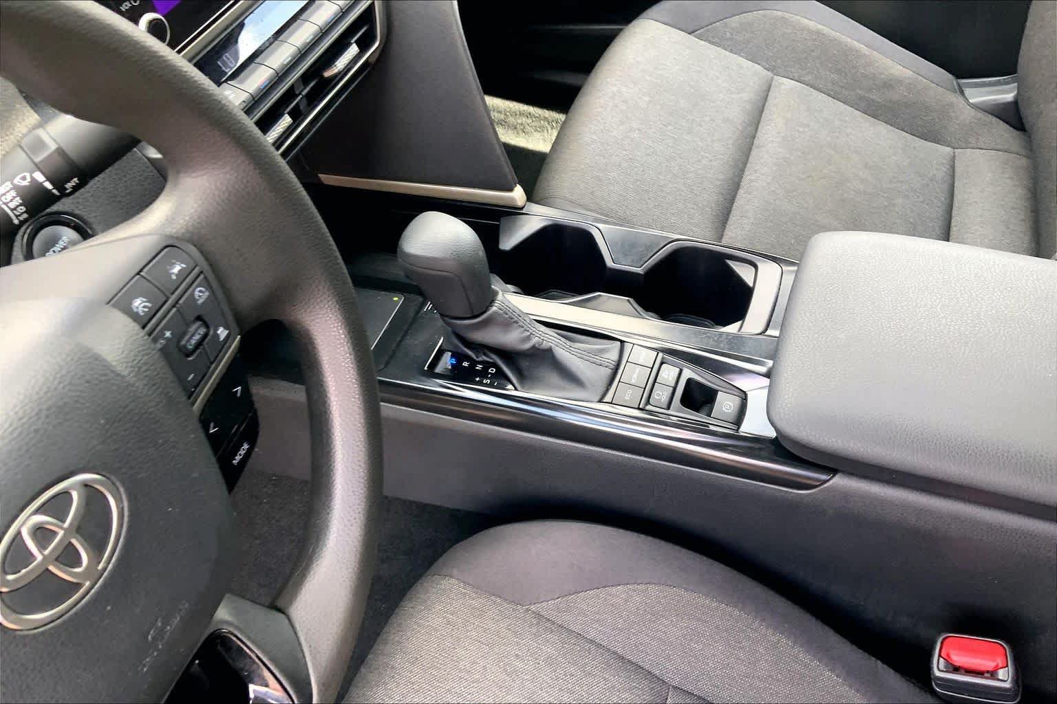 Used 2025 Toyota Camry LE FWD image 17