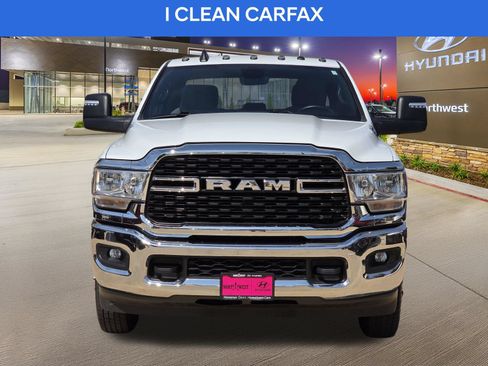Used 2024 RAM 3500 Big Horn AWD/4WD image 5